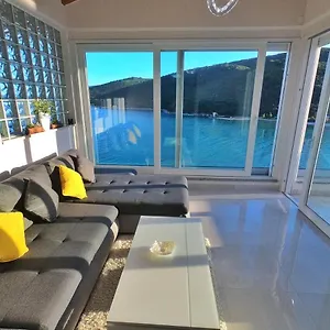  Apartman 13