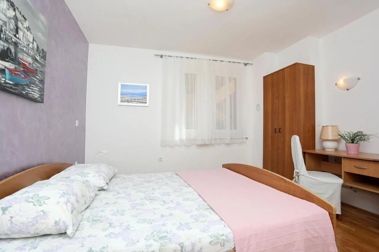 Greenhouse Family Apartments Rabac