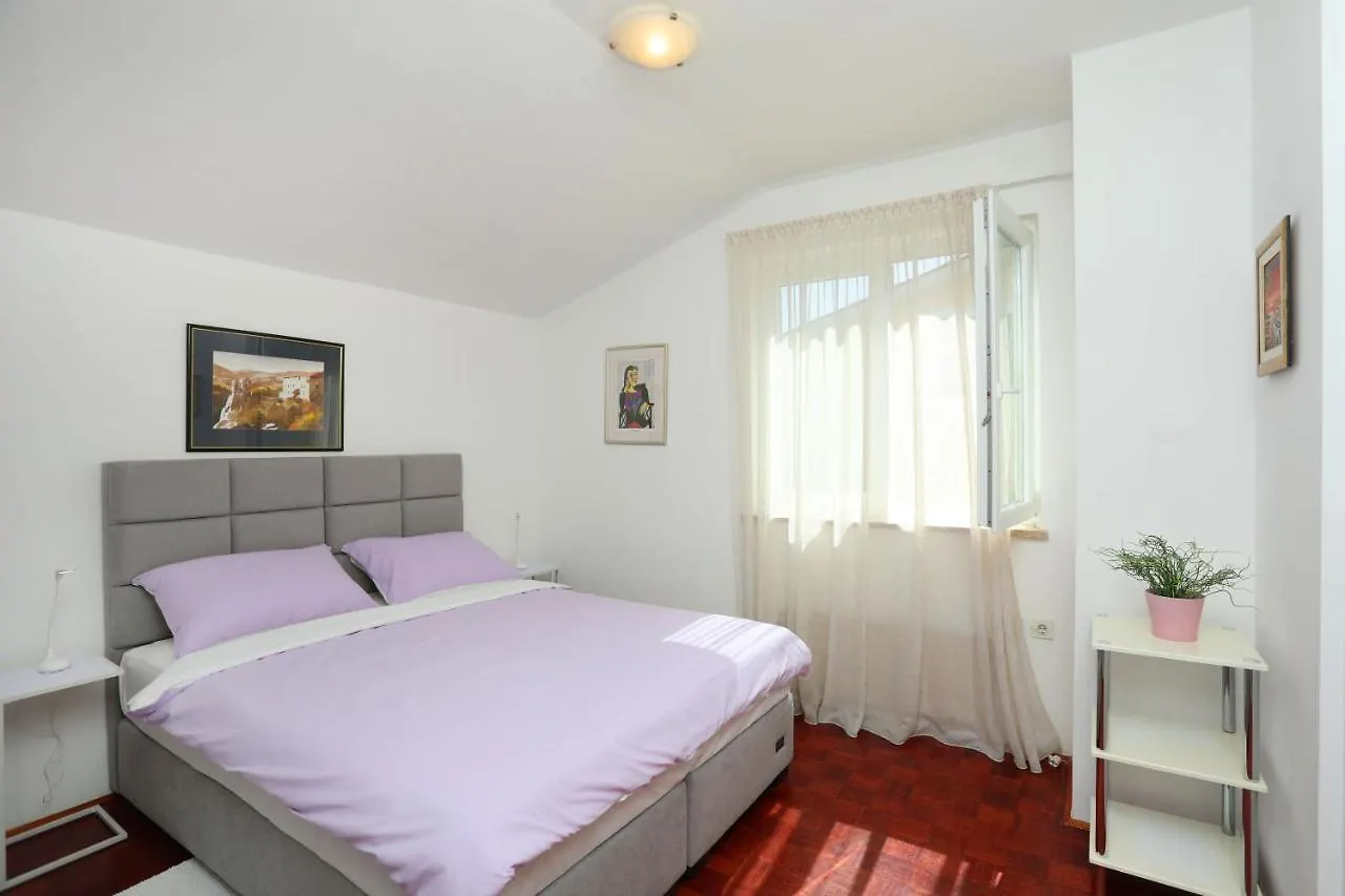 Greenhouse Family Apartments Rabac